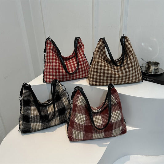 Plaid Large Capacity Commute Leisure Simple Backpack $24.70 Dana Fashion Color: Large Plaid Black Women's Bags Product information: Lining texture: Polyester Applicable scenario: Daily matching Color: small plaid red, small plaid khaki, large plaid black,