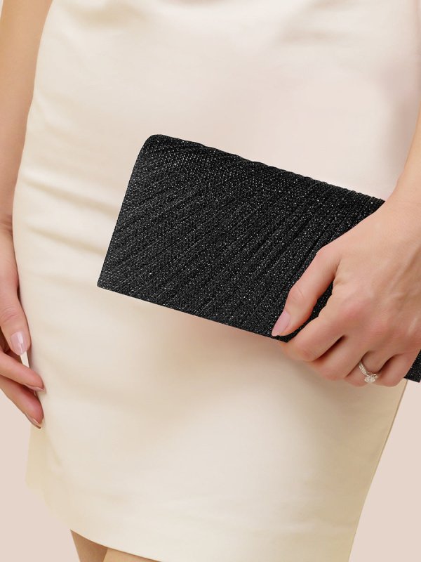 Pleated Party Dinner Bag $39.32 Dana Fashion Color: Black Women's Bags Product information: Lining texture: Polyester Applicable scenarios: Daily matching Color: blue, silver, champagne, black, Rose Red Hardness: medium and soft Material: PVC Suitcase sha