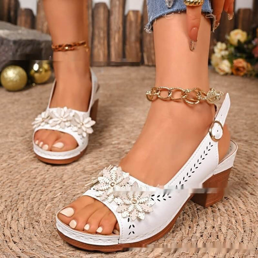 Plus Size Flowers High Heel Slippers Women $33.50 Dana Fashion Color: Light Brown Size: 36 Women's shoes Product information: Toe bracket shape: Fish Mouth Color: light brown, white Shoe Upper material: artificial pu Size: 36, 37, 38, 39, 40, 41, 42, 43 S