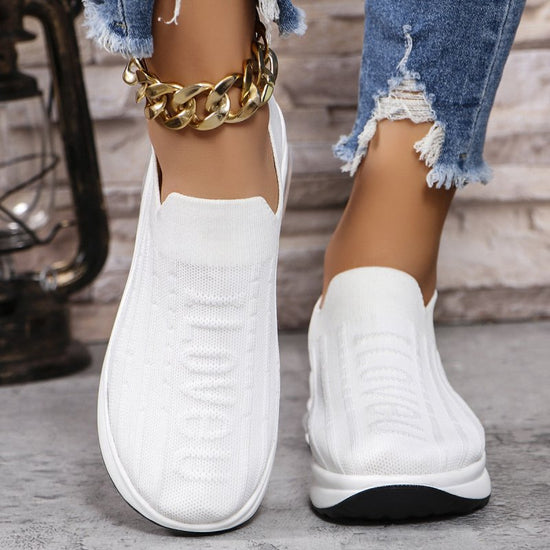 Plus Size Flying Woven Breathable Sports Shoes Women $45.50 Dana Fashion Color: White Size: 36 Women's shoes Product information: Pattern: solid color Applicable sports: Tennis Color: white, black, pink, gray Upper height: low top Heel height: flat heel H