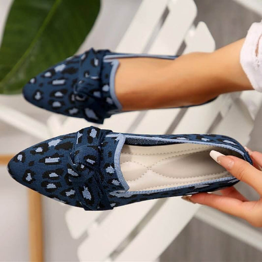 Plus Size Flyknit Flat Low-cut Shoes Female Pointed-toe Bowknot Boat Shoes $29.90 Dana Fashion Color: Blue Leopard Print Size: 36 Women's shoes Product information: Color: cow color, vintage pattern, khaki, leopard print, brown leopard print, blue leopard