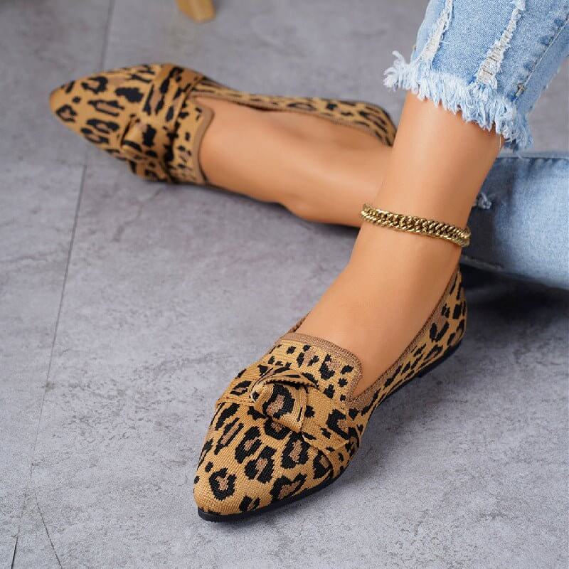 Plus Size Flyknit Flat Low-cut Shoes Female Pointed-toe Bowknot Boat Shoes $29.90 Dana Fashion Color: Brown Leopard Print Size: 36 Women's shoes Product information: Color: cow color, vintage pattern, khaki, leopard print, brown leopard print, blue leopar
