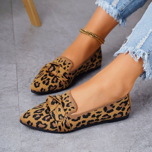 Plus Size Flyknit Flat Low-cut Shoes Female Pointed-toe Bowknot Boat Shoes $29.90 Dana Fashion Color: Blue Leopard Print Size: 36 Women's shoes Product information: Color: cow color, vintage pattern, khaki, leopard print, brown leopard print, blue leopard