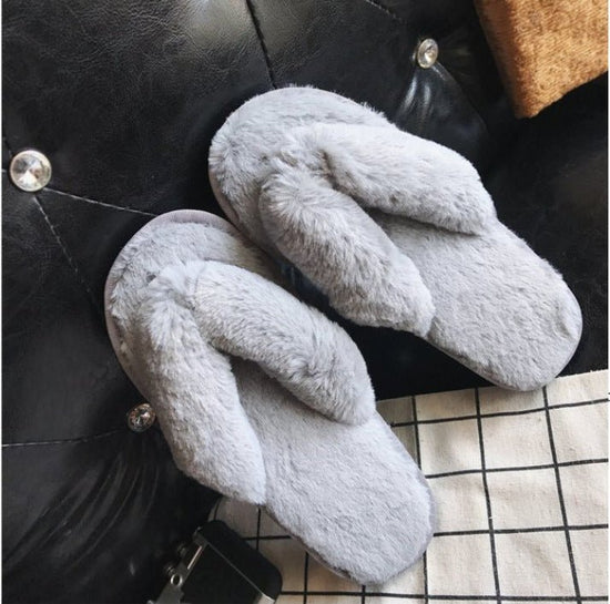 Plus Size Plush Flip-flops Cotton Slippers $35.90 Dana Fashion Color: Gray Size: 36to37 Women's shoes Product information: Color: black, blue, gray, pink, watermelon red, dark green, creamy-white Heel height: flat heel With USB or not: Yes Size: 36-37 (su