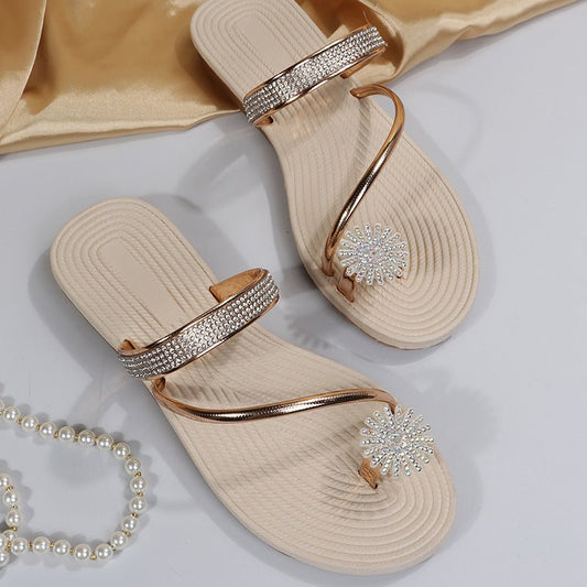 Plus Size Sandals For Women Summer $31.92 Dana Fashion Color: Gold Size: 35 Women's shoes Product information: Pattern: rhinestone flowers Lining material: imitation leather Size: 35,36,37,38,39,40,41,42,43 Sole craft: viscose shoes Sole material: rubber