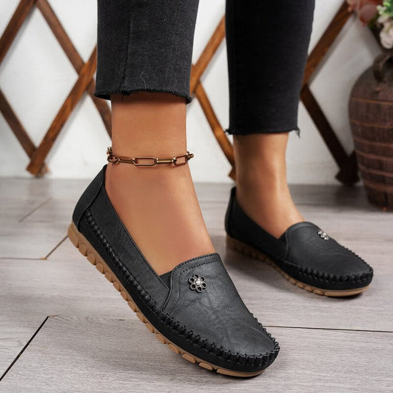 Plus Size Suture Laser Women's Flat-heeled Shoes $37.50 Dana Fashion Color: Black Size: 36 Women's shoes Product information: Pattern: solid color Lining material: PU Applicable sports: Universal Color: Camel, Milky White, pink, black Upper height: low to