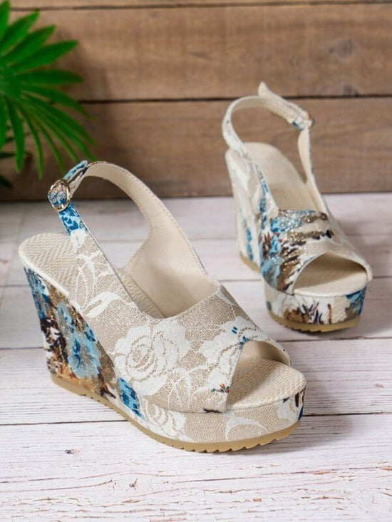 Plus Size Wedge Sandals European And American Fashion Embroidery Height Increasing $29.50 Dana Fashion Color: Black Size: 36 Women's shoes Product information: Toe holder shape: round head Color: black, green, blue, khaki Size: 36,37,38,39,40,41,42,43 Sol
