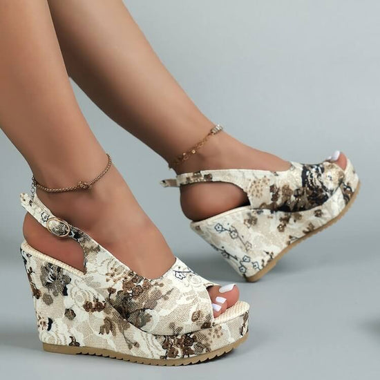 Plus Size Wedge Sandals European And American Fashion Embroidery Height Increasing $29.50 Dana Fashion Color: Khaki Size: 36 Women's shoes Product information: Toe holder shape: round head Color: black, green, blue, khaki Size: 36,37,38,39,40,41,42,43 Sol