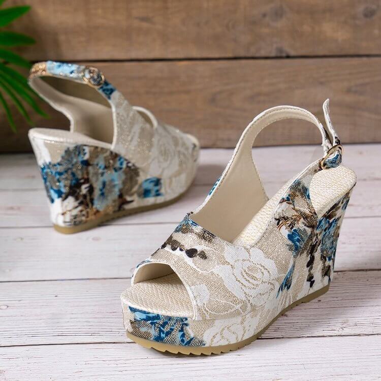 Plus Size Wedge Sandals European And American Fashion Embroidery Height Increasing $29.50 Dana Fashion Color: Black Size: 36 Women's shoes Product information: Toe holder shape: round head Color: black, green, blue, khaki Size: 36,37,38,39,40,41,42,43 Sol