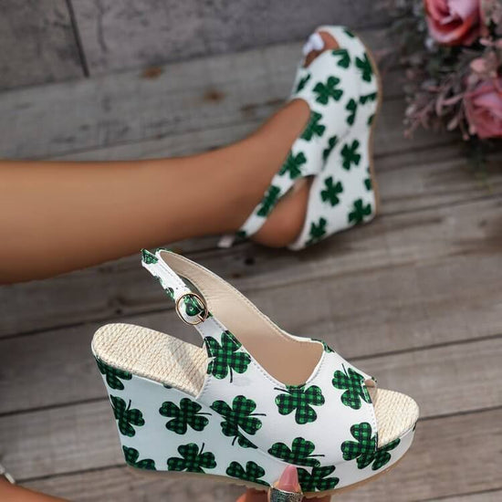 Plus Size Wedge Sandals European And American Fashion Embroidery Height Increasing $29.50 Dana Fashion Color: Green Size: 36 Women's shoes Product information: Toe holder shape: round head Color: black, green, blue, khaki Size: 36,37,38,39,40,41,42,43 Sol