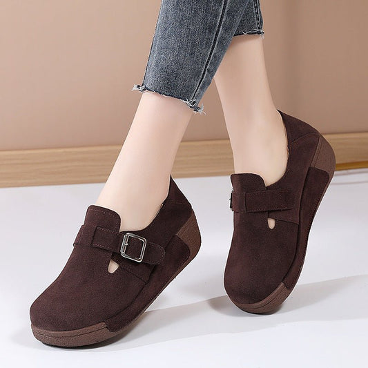 Plus Size Women's Platform Shoes Slip-on $58.86 Dana Fashion Color: Beige Size: 35 Women's shoes Product information: Color: black, gray, yellow, coffee, beige, brown Heel height: mid heel (3-5CM) Size: 35, 36, 37, 38, 39, 40, 41, 42 Sole material: Polyur