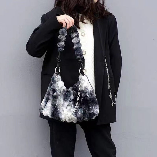 Plush Retro One-shoulder Crossbody Bag $45.63 Dana Fashion Color: Black Tie Color Bag MB Women's Bags Product information: Color: Black Tie color package MB, khaki MNB, color MB Material: Plush Suitcase shape: Horizontal Square Bag internal structure: zip