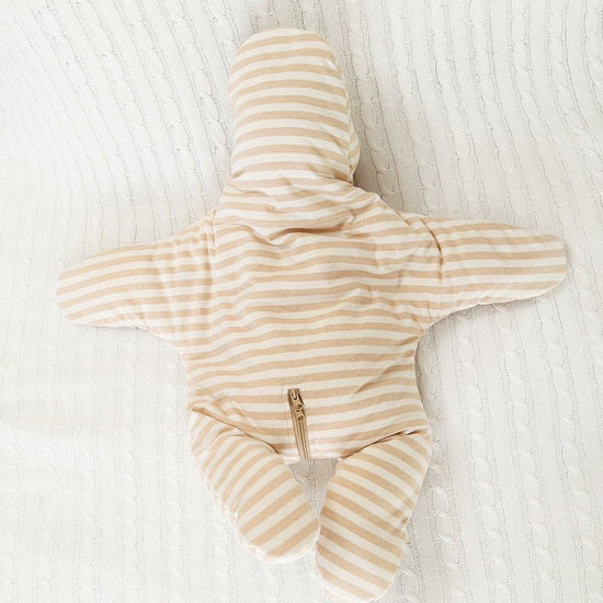 Plush thick sleeping bag $40.42 Dana Fashion Color: Khaki Baby Clothing Item No.: Starfish color cotton sleeping bag Product category: sleeping bag Brand: Ba Zi Rabbit Fabric: Pure cotton (95% and above) Pattern: stripes Applicable age: children Applicabl