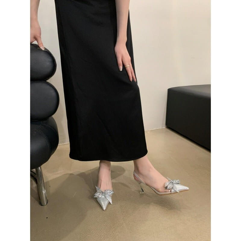 Pointed Toe Graceful Bow High Heels $59.50 Dana Fashion Color: Black Size: 35 Women's shoes Product information: Lining material: PU Toe holder shape: Pointed Color: silver, black Shoe Upper material: Satin Sock length: over the knee Heel shape: stiletto