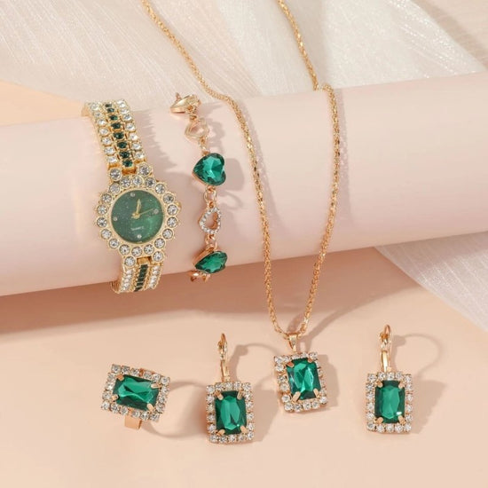 Popular Small Green Watch Women's Steel Belt Quartz Watch Ring Gift Set Boxed Five-piece Set $39.99 Dana Fashion Color: Five Piece Gift Box Women's Accessories Product information: Color: suit five-piece set, gift box five-piece set Thickness: 10mm Packin