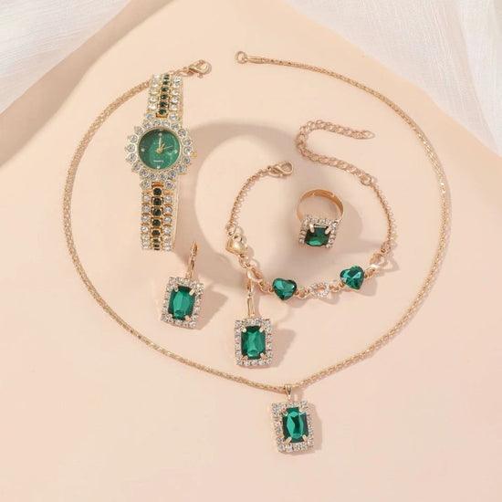 Popular Small Green Watch Women's Steel Belt Quartz Watch Ring Gift Set Boxed Five-piece Set $39.99 Dana Fashion Color: Five Piece Gift Box Women's Accessories Product information: Color: suit five-piece set, gift box five-piece set Thickness: 10mm Packin