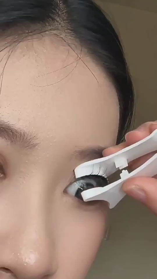 Magnetic False Eyelashes Integrated Storage Box Glue-free Magnet False Eyelashes Natural Makeup Tools With Applicater $19.90 Dana Fashion Specifications: EM01 SET makeup Overview: 【Magnetic Eyelashes】Designed to be effortlessly elegant, these lashes offer