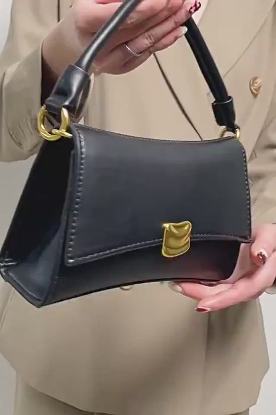 Black Underarm Baguette Bag Portable Crossbody Bag $31.47 Dana Fashion Color: Black Size: 23x13x7cm Women's Bags Product information: Color: Black Hardness: medium and soft Size: length 23cm height 13cm bottom thickness 7cm Material: PU Suitcase shape: Ho