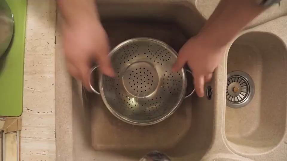 Silicone Clip-on Pot Pan Bowl Funnel Oil Strainer Creative Rice Washing Colander for Draining Liquid Fits All Pot Size $24.50 Dana Fashion format: Black Dana's Kitchen Overview: Uniform hollow design, no waste of filtering Silicone material, safe and heal