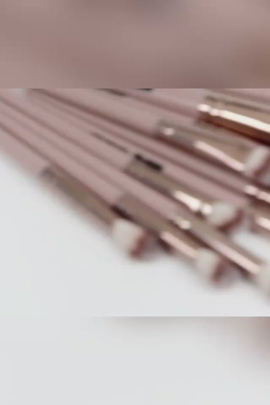 Factory Direct Sale Maange New Product 13 Eye Makeup Brush Set Eyeshadow Brush Beauty Tools Hot Sale $19.99 Dana Fashion Color: 1 color makeup Product information Product Category: Makeup Brush Whether to import: No Number of brushes: 13 Brush material: c