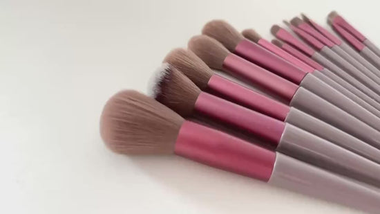 13Pcs Makeup Brush Set Make Up Concealer Brush Blush Powder Brush Eye Shadow Highlighter Foundation Brush Cosmetic Beauty Tools $26.81 Dana Fashion Appearance Color: 13 Green Boxed makeup ملخص: -- مجموعة من 13 قطعة من فرش المكياج، بما في ذلك فرشاة الأساس،