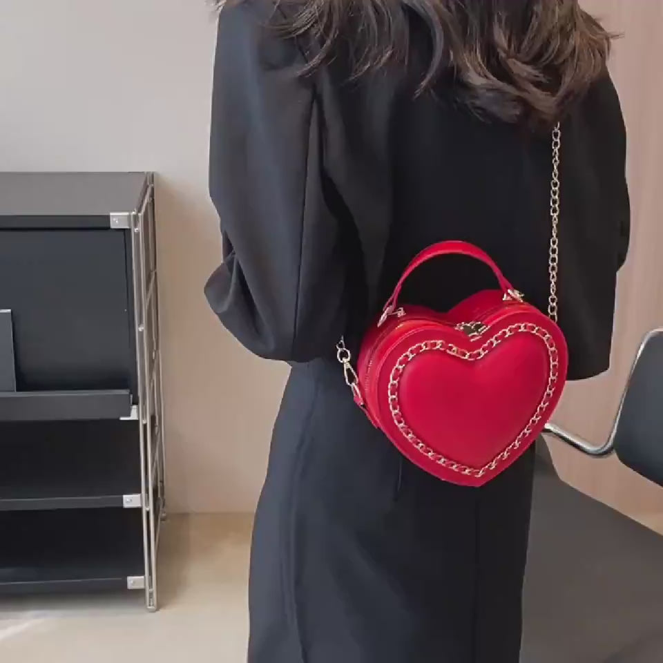 Women's Fashion Large Capacity Chain Shoulder Messenger Bag $47.34 Dana Fashion Color: Beige Women's Bags Product information: Lining texture: Polyester Color: black, beige, pink, red Material: PU Bag internal structure: mobile phone bag, file bag Style: