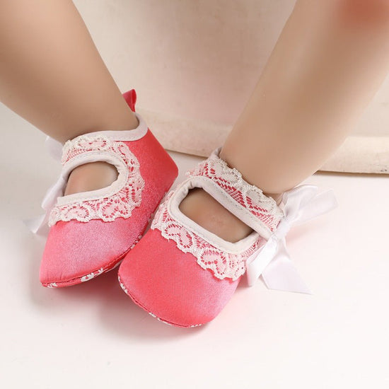 Princess shoes baby toddler shoes $13.44 Dana Fashion Color: Rose Red Size: 11cm Baby & Mother Product Category: Toddlers Applicable gender: female Upper material: cotton Suitable season: spring, autumn, summer style: Casual Process: Embossing Function: b