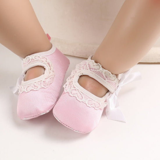 Princess shoes baby toddler shoes $13.44 Dana Fashion Color: Pink Size: 11cm Baby & Mother Product Category: Toddlers Applicable gender: female Upper material: cotton Suitable season: spring, autumn, summer style: Casual Process: Embossing Function: breat