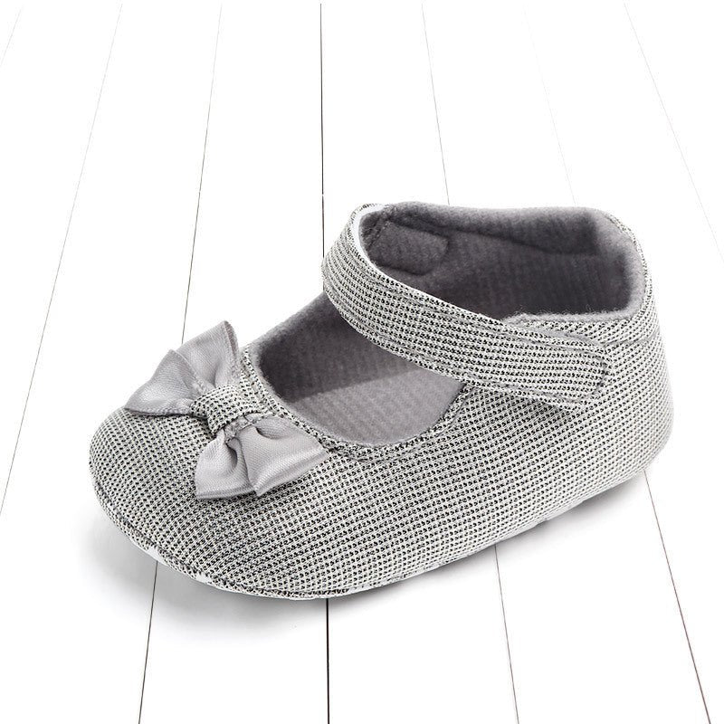 Princess shoes bow baby shoes $12.48 Dana Fashion Color: Dark Grey Size: 11cm Baby & Mother Product category: Toddler shoes Applicable gender: neutral/male and female Upper material: cotton Tube height: low tube Is there a light: no Is there a sound: no U