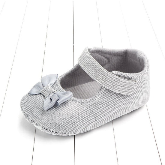 Princess shoes bow baby shoes $12.48 Dana Fashion Color: Light Grey Size: 11cm Baby & Mother Product category: Toddler shoes Applicable gender: neutral/male and female Upper material: cotton Tube height: low tube Is there a light: no Is there a sound: no