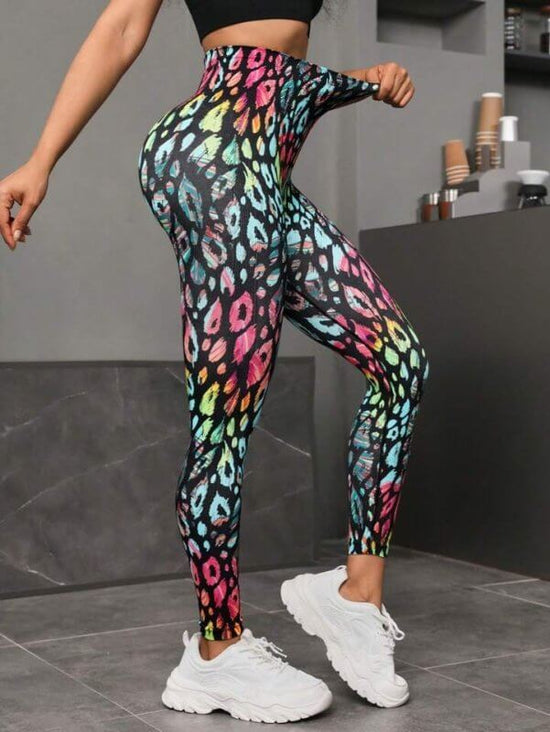 Printed Seamless Yoga High Waist Hip Lift Trousers $59.50 Dana Fashion Color: Colored Feather Size: L Women's clothing Product information: Pattern: solid color Color: red and black feathers, colored feathers Size: S,M,L Lining composition: Spandex Lining