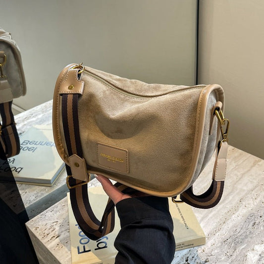Pure Color Trendy Sense Special-interest Design Boston Bag Shoulder Messenger Bag $33.99 Dana Fashion Color: Black Women's Bags Product information: Lining texture: Polyester Applicable scenarios: Daily matching Color: khaki, black, brown, brown Outer bag
