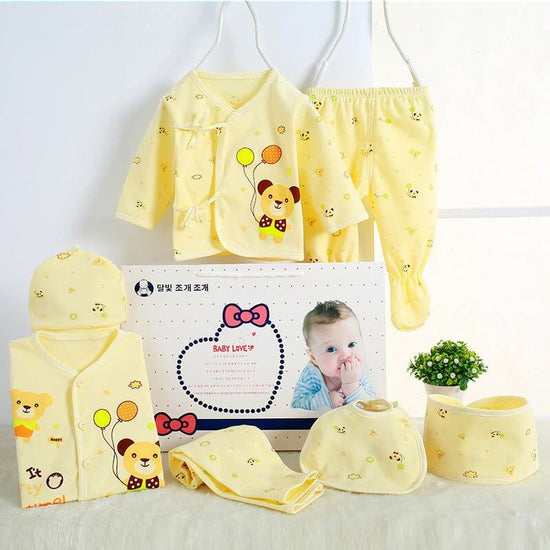 Pure Cotton Newborn Gift Set Maternal and Baby Products $25.50 Dana Fashion Color: Yellow Size: 59cm Baby Clothing Product information: Name: Seven piece cotton gift box for newborn Size: 59cm Fabric: Cotton Category: Infant class A Season: Four Seasons S