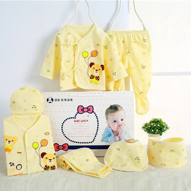 Pure Cotton Newborn Gift Set Maternal and Baby Products $25.50 Dana Fashion Color: Yellow Size: 59cm Baby Clothing Product information: Name: Seven piece cotton gift box for newborn Size: 59cm Fabric: Cotton Category: Infant class A Season: Four Seasons S