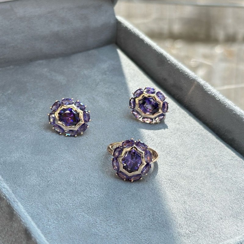 Purple Gold Ring Color Retention Plating $25.00 Dana Fashion Size: Single Ring 10 Women's Accessories Product information: Pattern: XINGX/Sun and Moon/cloud/Universe Treatment Process: Diamond Color: single circle Z1056-7 #, single circle Z1056-8 #, singl