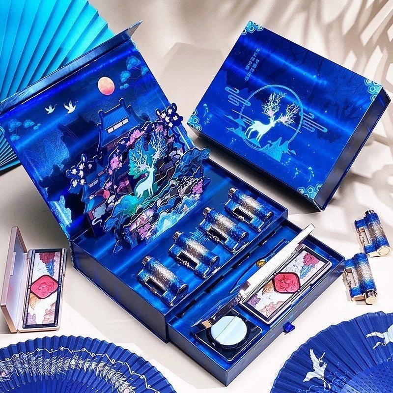 Red Eye Shadow Makeup Suit $179.00 Dana Fashion style: 1 Style makeup Product information: Color classification: 1 Style: Yilu Youyou Lock Core Makeup 7-piece Set Gift Card2 styles: Love Lock Music Projection 7-piece Set Gift Card+Concentric Love Lock 4 L