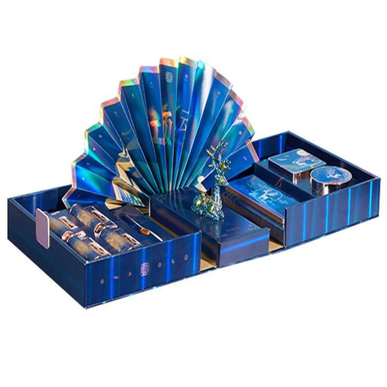 Red Eye Shadow Makeup Suit $179.00 Dana Fashion style: 1 Style makeup Product information: Color classification: 1 Style: Yilu Youyou Lock Core Makeup 7-piece Set Gift Card2 styles: Love Lock Music Projection 7-piece Set Gift Card+Concentric Love Lock 4 L