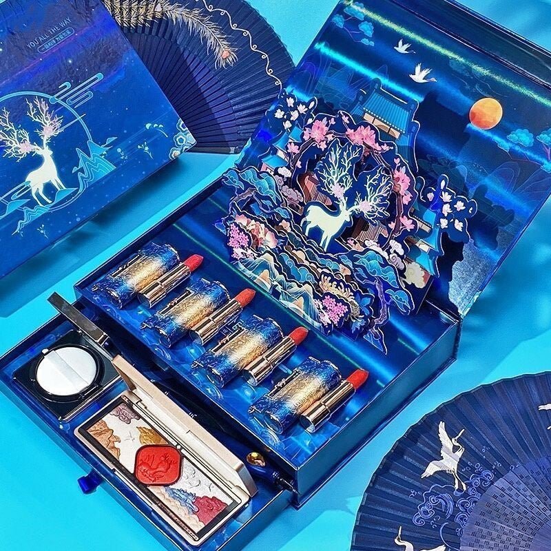 Red Eye Shadow Makeup Suit $179.00 Dana Fashion style: 1 Style makeup Product information: Color classification: 1 Style: Yilu Youyou Lock Core Makeup 7-piece Set Gift Card2 styles: Love Lock Music Projection 7-piece Set Gift Card+Concentric Love Lock 4 L