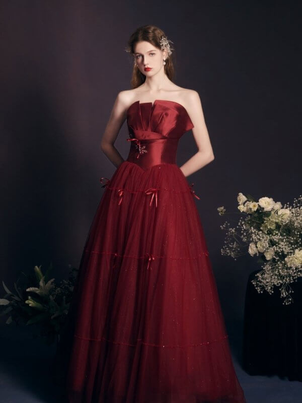 Red Long Dress Heavy-duty Tube Top For Women $399.00 Dana Fashion Color: Wine Red Size: L Women's clothing Product information: Size: XS,S,M,L Fabric: Composite fabric Waist Type: Mid waist Color classification: wine red Sleeve length: sleeveless Details
