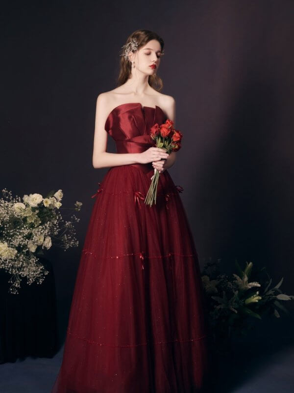 Red Long Dress Heavy-duty Tube Top For Women $399.00 Dana Fashion Color: Wine Red Size: L Women's clothing Product information: Size: XS,S,M,L Fabric: Composite fabric Waist Type: Mid waist Color classification: wine red Sleeve length: sleeveless Details