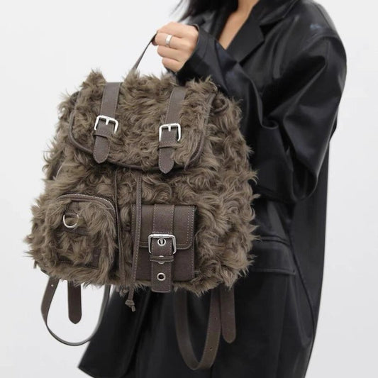 Retro Backpack Bags Plush Large Capacity Bag $89.00 Dana Fashion Color: Brown Size: 30x14x30 Women's Bags Product information: Color: Brown Hardness: medium and soft Material: Plush Size: 30*14*30cm Packing list: 1*Bag Product Image: