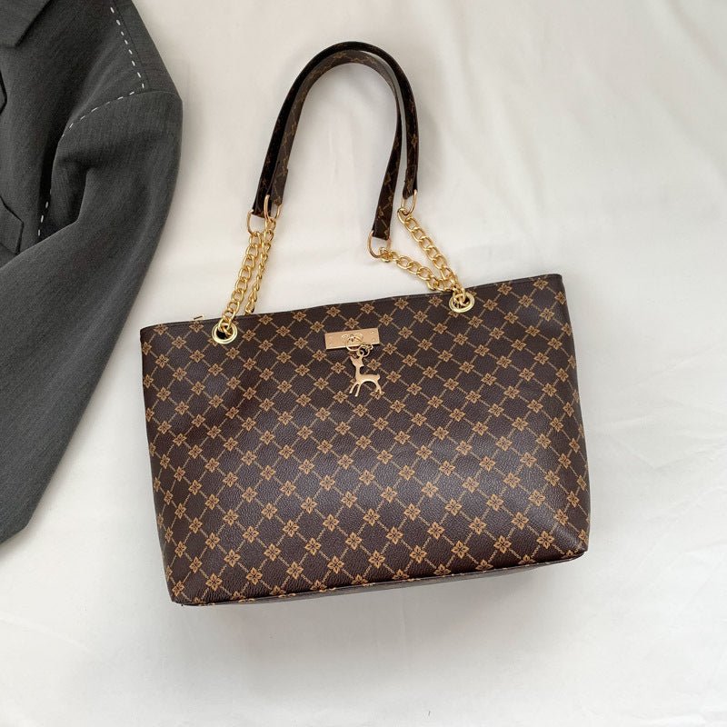 Retro Commuter Texture Chain Shoulder Bag For Women Spring $25.00 Dana Fashion Color: Brown Women's Bags Product information: Lining texture: Polyester Applicable scenarios: Daily configuration Color: black, white, khaki, Brown Outer bag type: Three-dimen