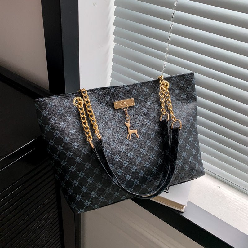 Retro Commuter Texture Chain Shoulder Bag For Women Spring $25.00 Dana Fashion Color: Black Women's Bags Product information: Lining texture: Polyester Applicable scenarios: Daily configuration Color: black, white, khaki, Brown Outer bag type: Three-dimen