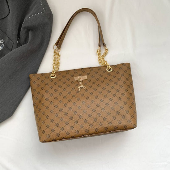 Retro Commuter Texture Chain Shoulder Bag For Women Spring $25.00 Dana Fashion Color: Khaki Women's Bags Product information: Lining texture: Polyester Applicable scenarios: Daily configuration Color: black, white, khaki, Brown Outer bag type: Three-dimen