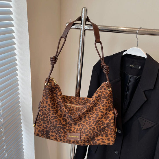 Retro Frosted Leather Maillard Color Bag For Women $45.72 Dana Fashion Color: Leopard Coffee Women's Bags Product information: Color: black, brown, brown, leopard print black, Leopard's Spots coffee Hardness: medium and soft Material: PU Popular elements: