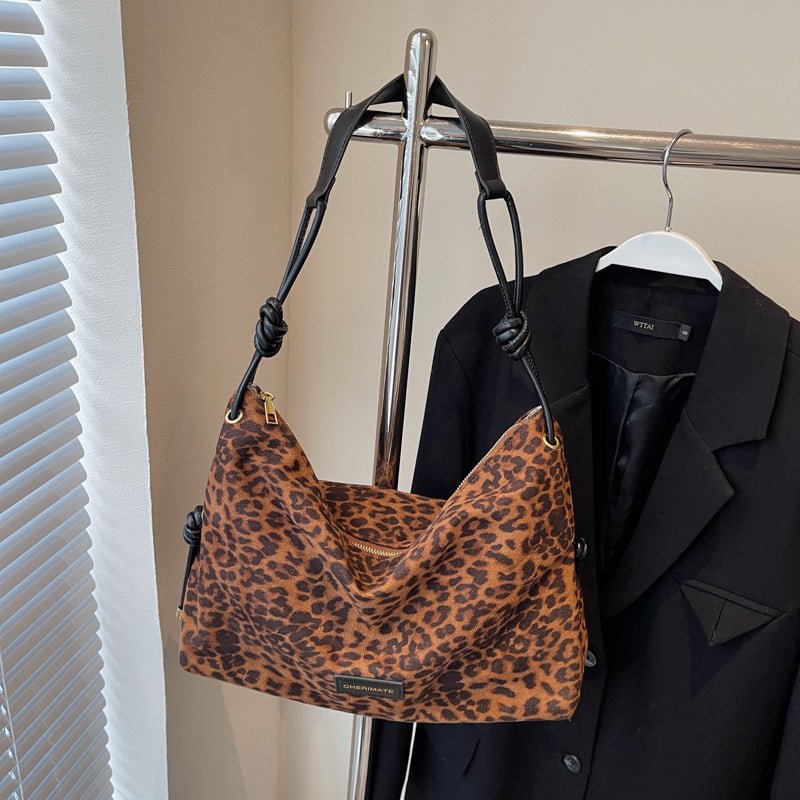 Retro Frosted Leather Maillard Color Bag For Women $45.72 Dana Fashion Color: Leopard Print Black Women's Bags Product information: Color: black, brown, brown, leopard print black, Leopard's Spots coffee Hardness: medium and soft Material: PU Popular elem