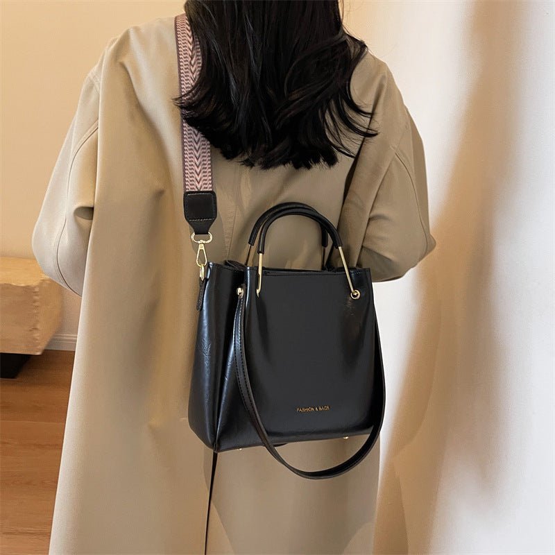 Retro Large Capacity Hand-held Tote Bag Casual Crossbody $43.84 Dana Fashion Color: Black Women's Bags Product information: Lining texture: synthetic leather Applicable scenario: Daily configuration Color: black, brown, brown Hardness: medium Material: PU