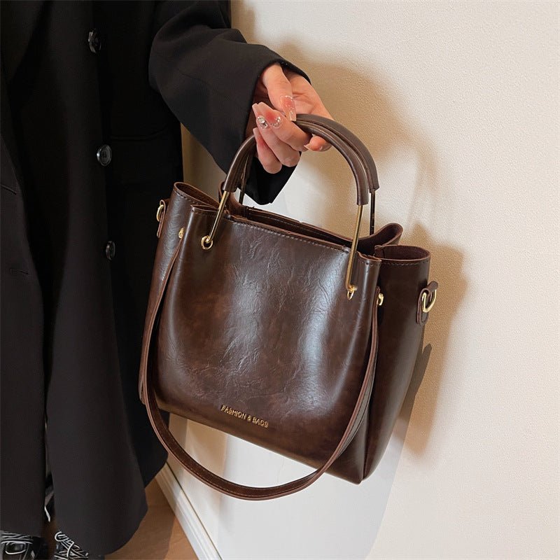 Retro Large Capacity Hand-held Tote Bag Casual Crossbody $43.84 Dana Fashion Color: Coffee Women's Bags Product information: Lining texture: synthetic leather Applicable scenario: Daily configuration Color: black, brown, brown Hardness: medium Material: P