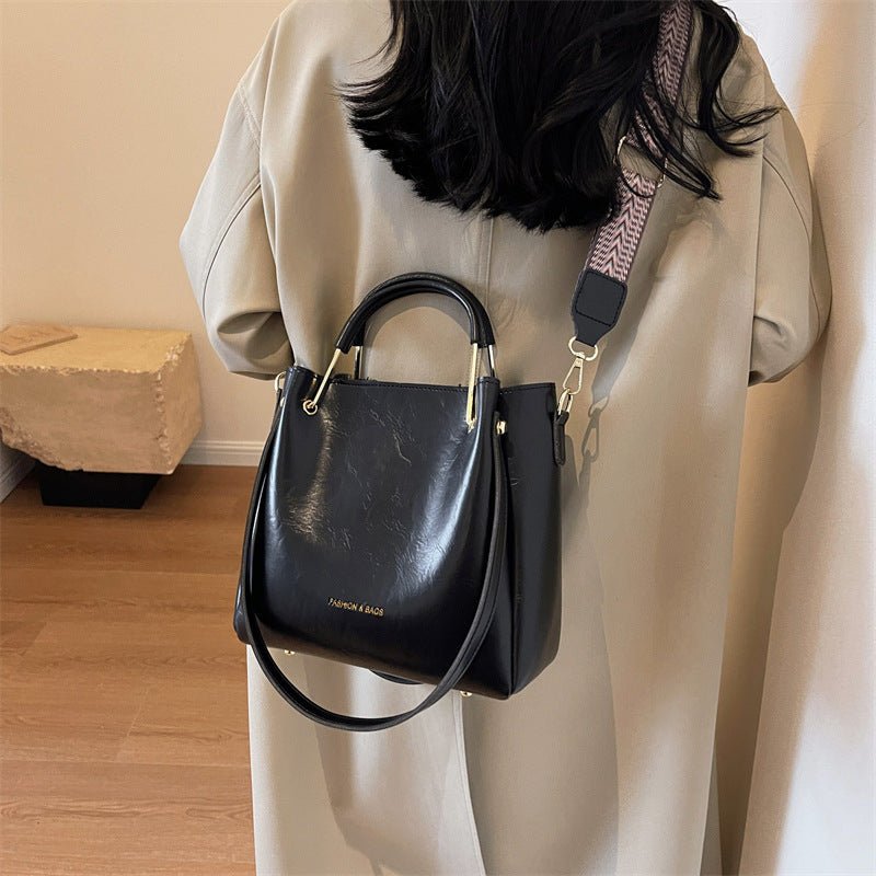 Retro Large Capacity Hand-held Tote Bag Casual Crossbody $43.84 Dana Fashion Color: Black Women's Bags Product information: Lining texture: synthetic leather Applicable scenario: Daily configuration Color: black, brown, brown Hardness: medium Material: PU