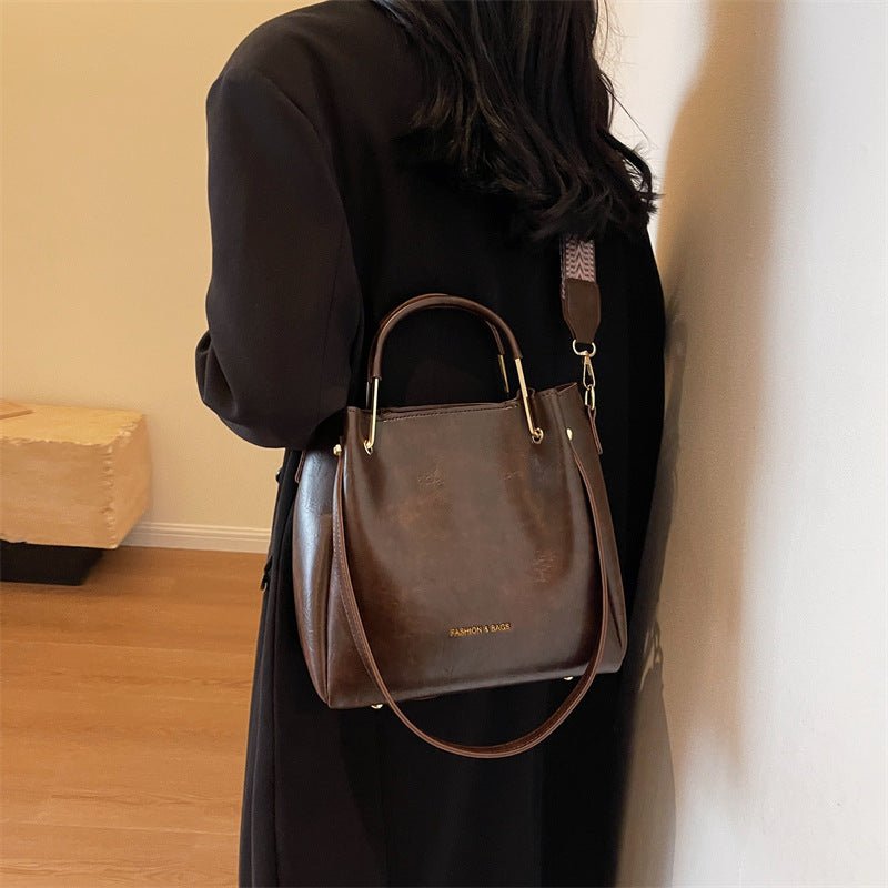 Retro Large Capacity Hand-held Tote Bag Casual Crossbody $43.84 Dana Fashion Color: Black Women's Bags Product information: Lining texture: synthetic leather Applicable scenario: Daily configuration Color: black, brown, brown Hardness: medium Material: PU